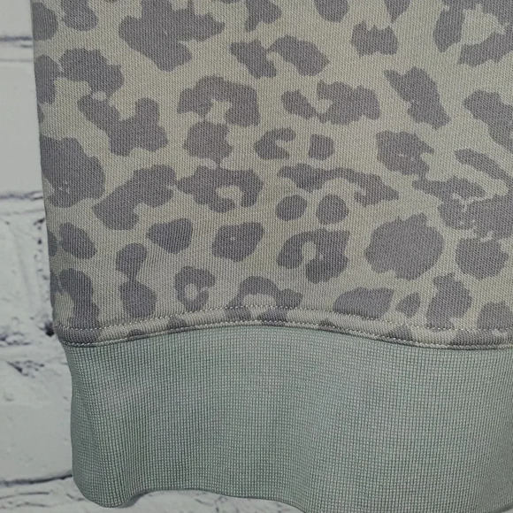 Nike Training Dri-FIT Oversized Leopard Print Cropped Hoodie Size M - Picture 5 of 13